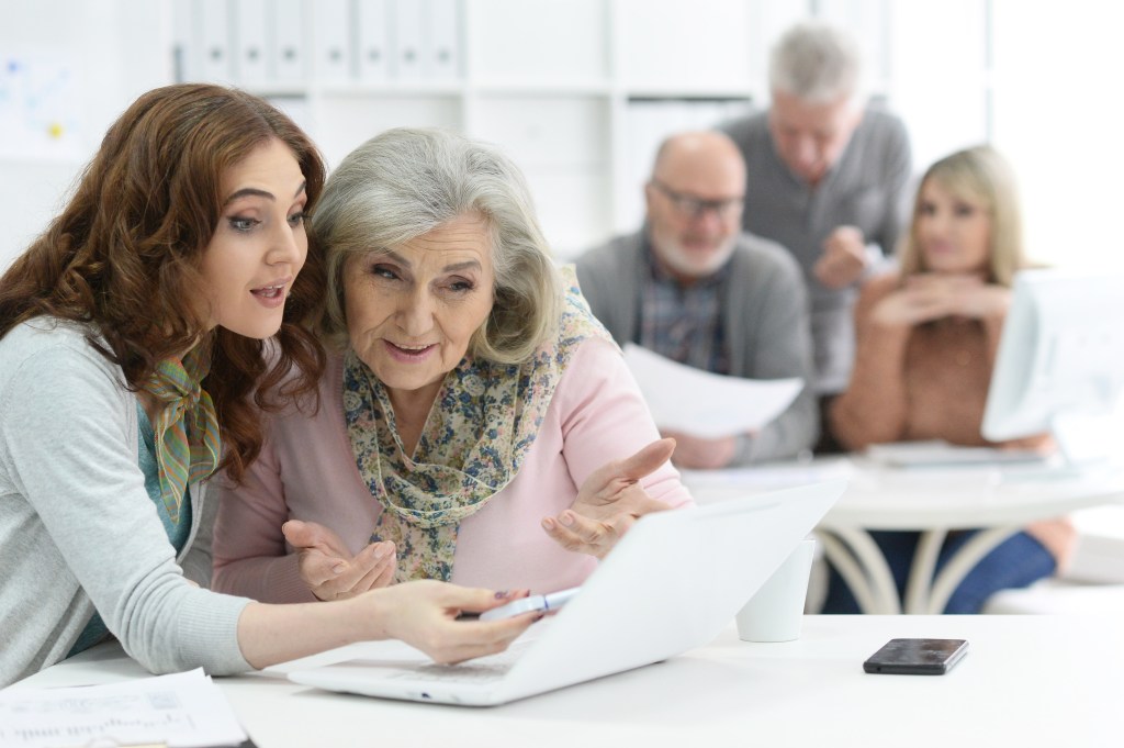 Person with low vision learning to use a computer